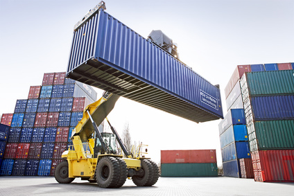 Reach-Stacker mit Container